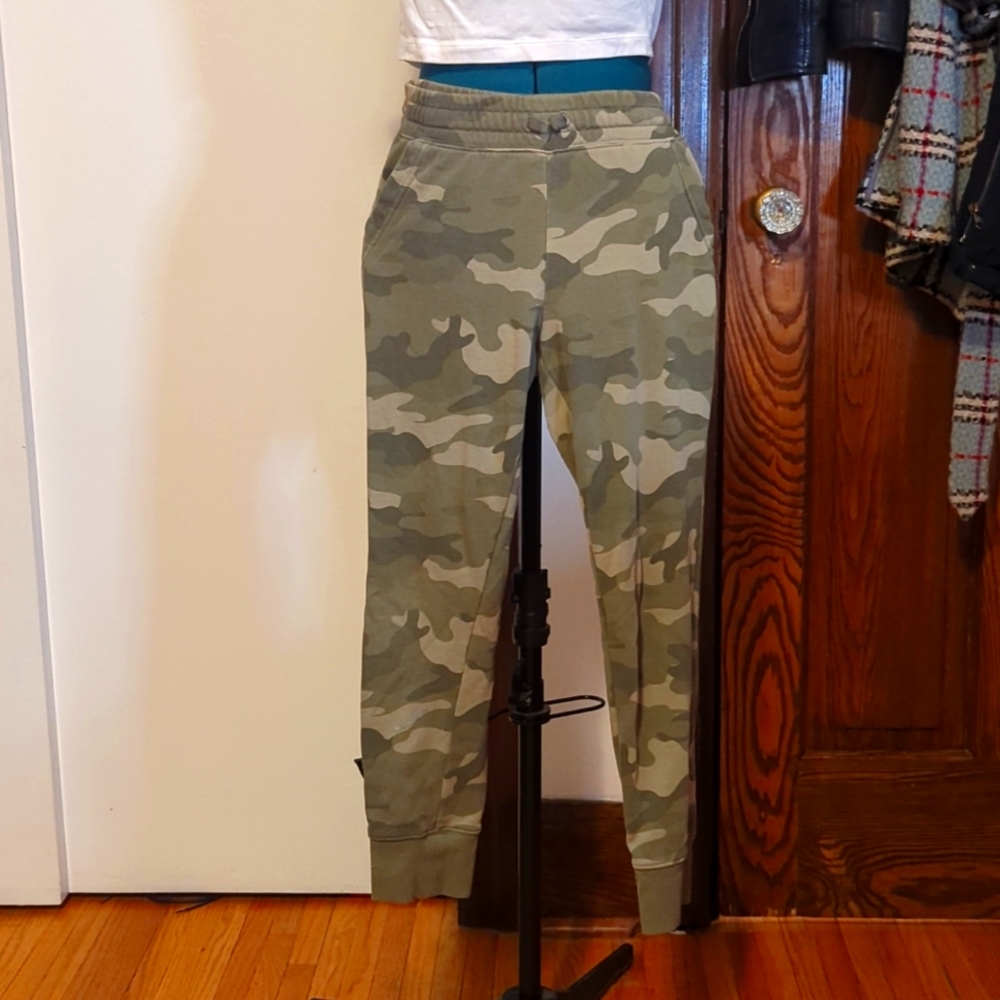 Drawstring Camo Sweatpants